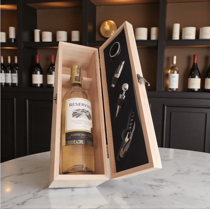 COFRE PREMIUM DE BAMBU CON VINO CONCHA Y TORO RESERVA - AURATECH | Dilo con Chocolate